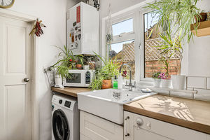 Kitchen- click for photo gallery